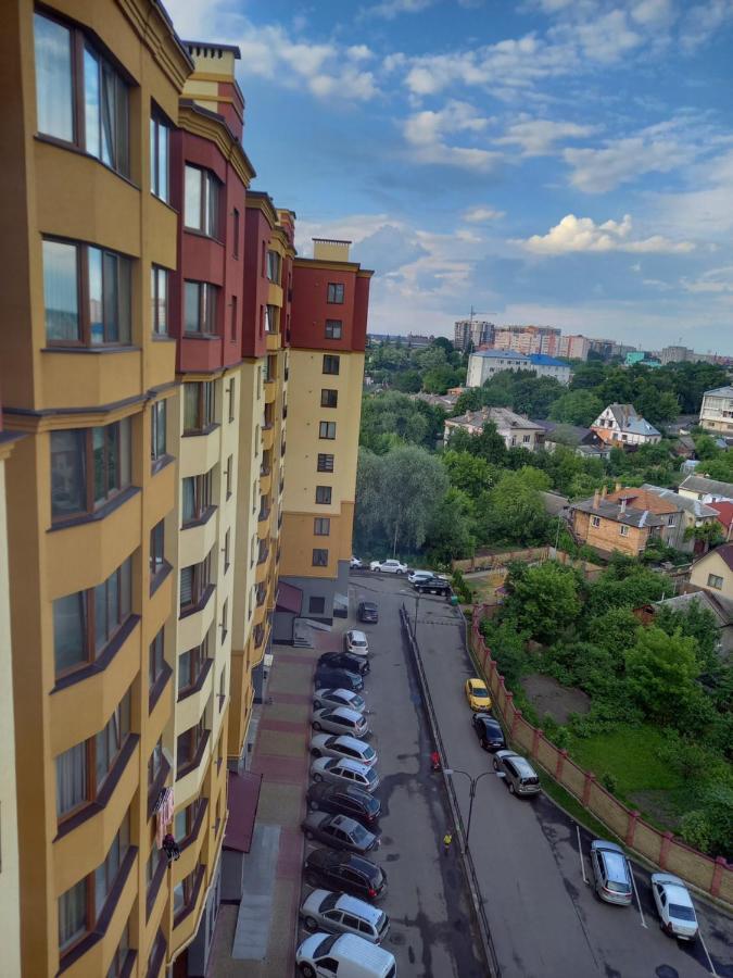 Апартаменти Люкс В Центрі, На Вулиці Набережна,10 З Парковкою Luck Kültér fotó